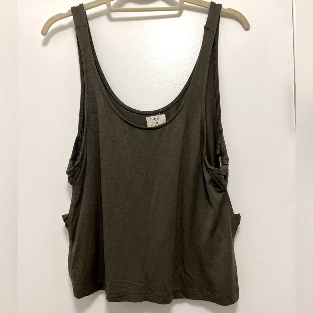 Pins and Needles Cropped Green Tank with Cutout Bows